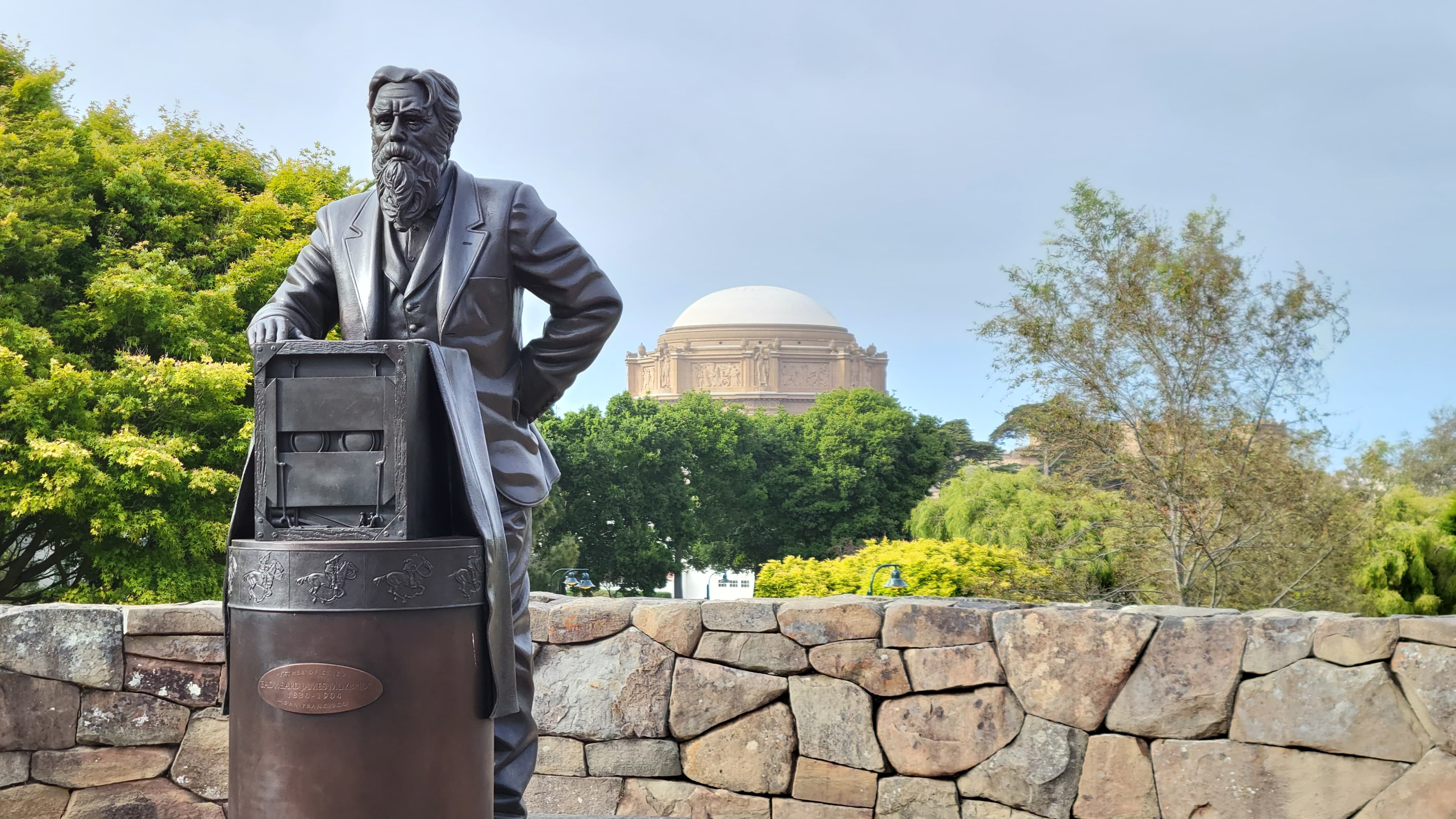 Letterman Statue